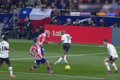 皇马4-1大胜莱万特，黄潜队2-1逆转毕巴，西甲战报：两队领跑积分榜